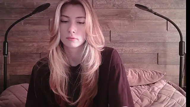 ErikaShyy online show from March 2025 10:24:01 AM