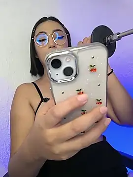 baby alexx online show from November 2025 05:21:01 AM