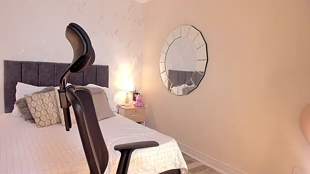 CyntiaAdams online show from September 2025 03:12:02 PM