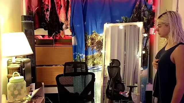 cunty tranny lydia online show from October 2025 04:51:02 AM