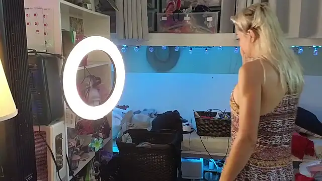 cunty tranny lydia online show from April 2026 06:00:01 PM