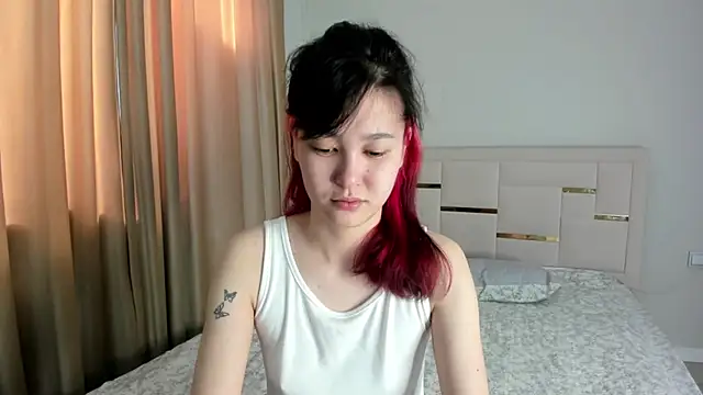 Lola Peach online show from June 2026 02:35:02 AM