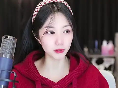 Nuyoah-77 online show from January 2025 04:17:01 PM