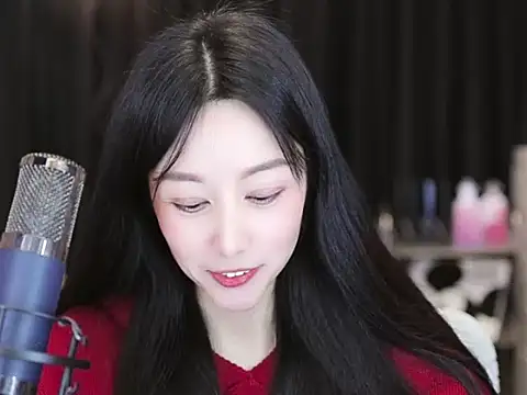 Nuyoah-77 online show from January 2025 07:00:02 PM