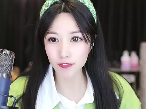 Nuyoah-77 online show from January 2025 07:07:01 PM