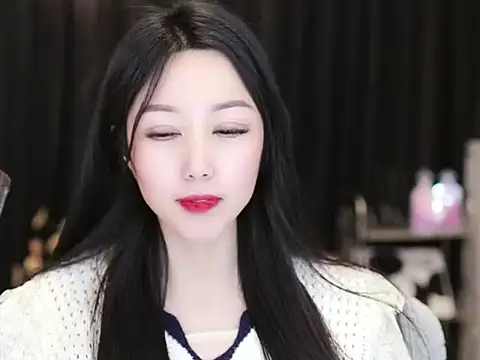 Nuyoah-77 online show from February 2025 06:26:02 PM