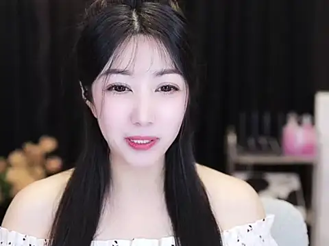 Nuyoah-77 online show from September 2025 04:30:02 PM