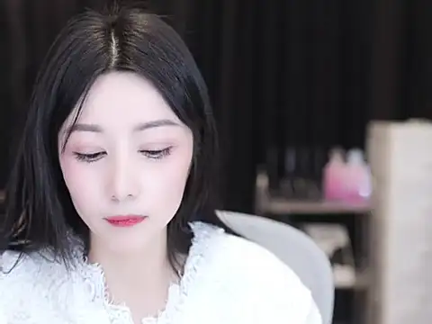 Nuyoah-77 online show from November 2025 04:07:02 PM