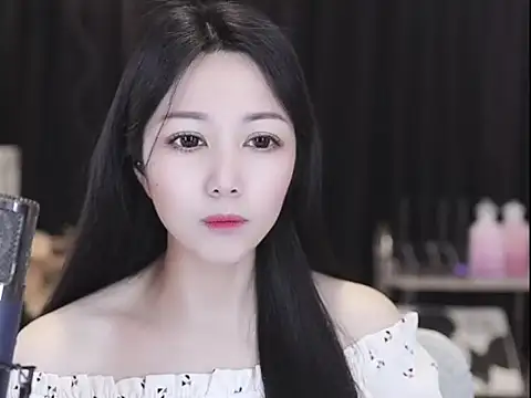 Nuyoah-77 online show from April 2026 06:27:01 AM