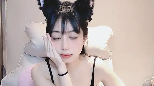 -Hottie online show from December 2024 06:20:01 PM