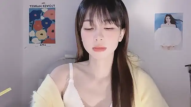 -Hottie online show from December 2025 04:00:01 PM