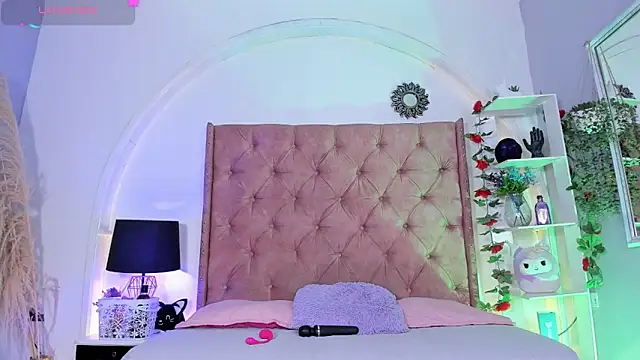 LadyAvalon online show from November 2025 06:09:02 PM