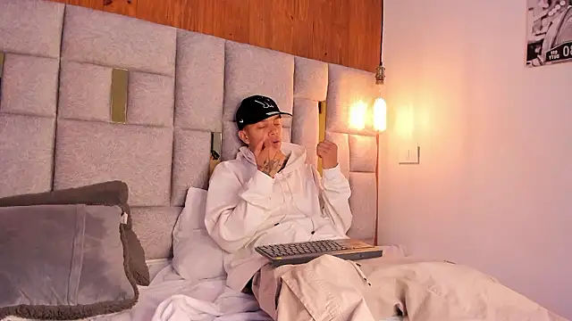 Noah Tokisha online show from December 2024 03:58:01 AM