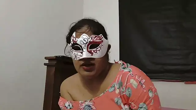 Snapshot of Maya8175 chatting on February 2025 05:35:01 PM Maya8175 online show from February 2025 05:35:01 PM