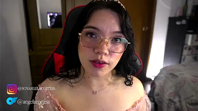 angela cortes  online show from October 2025 02:48:02 AM