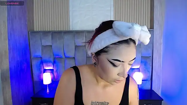 Mia Rinn online show from October 2025 02:58:02 PM