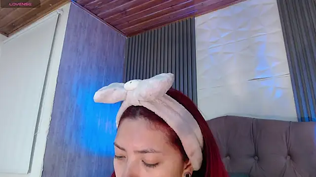 Mia Rinn online show from December 2025 02:11:01 PM