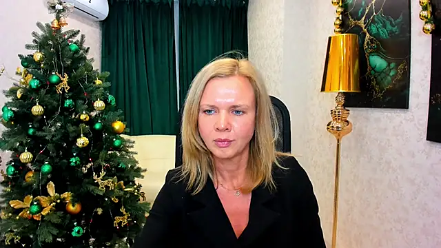 AgathaKlouin online show from December 2024 07:22:01 AM