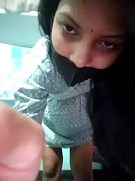Hotty-Divya online show from April 2026 07:41:01 AM
