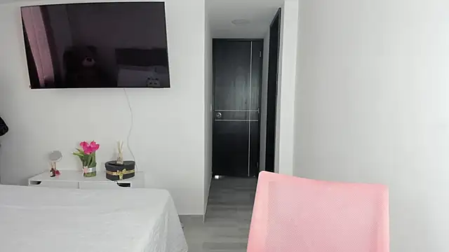 Ori valentina online show from March 2025 07:28:02 PM