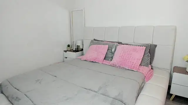 Ori valentina online show from November 2025 06:51:01 PM