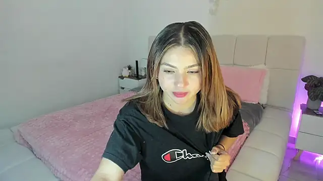 Ori valentina online show from May 2026 09:34:02 PM