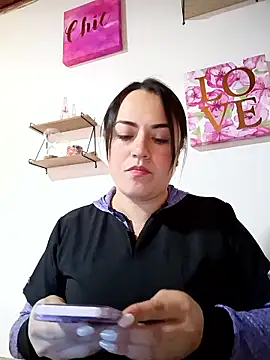 Snapshot of Lesly_10- chatting on June 2026 05:01:02 PM Lesly 10- online show from June 2026 05:01:02 PM