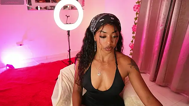 Snapshot of Alondrasparrow2 chatting on January 2025 08:59:01 PM Alondrasparrow2 online show from January 2025 08:59:01 PM