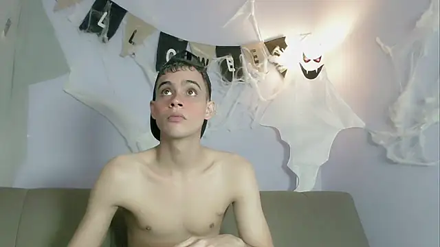 zacariasss  online show from November 2025 03:19:01 AM