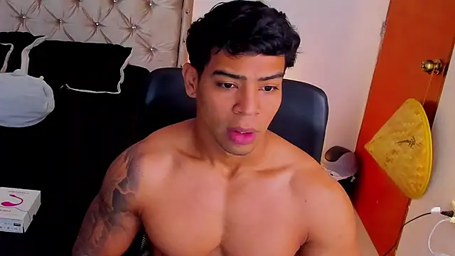 Andrew wolf7 online show from January 2026 12:13:02 AM