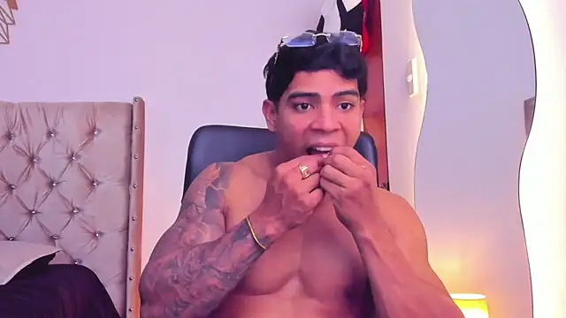 Andrew wolf7 online show from February 2026 04:43:02 AM