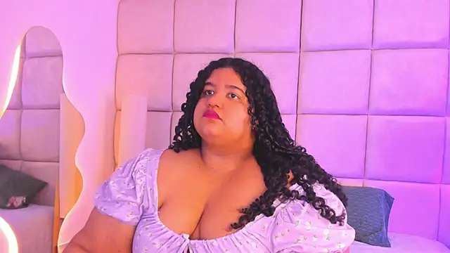 Miley Collins online show from November 2025 07:58:01 PM