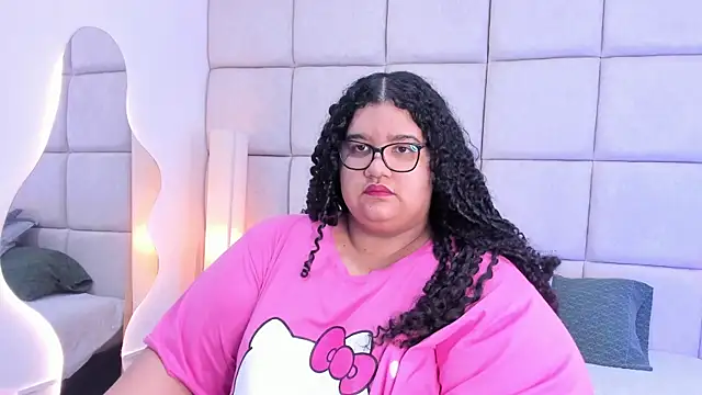 Miley Collins online show from November 2025 12:38:02 PM