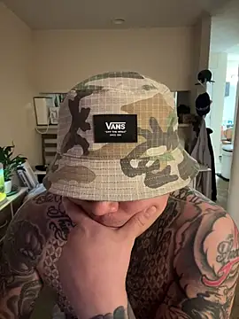 Snapshot of supertattsdave chatting on March 2026 06:09:02 AM supertattsdave online show from March 2026 06:09:02 AM