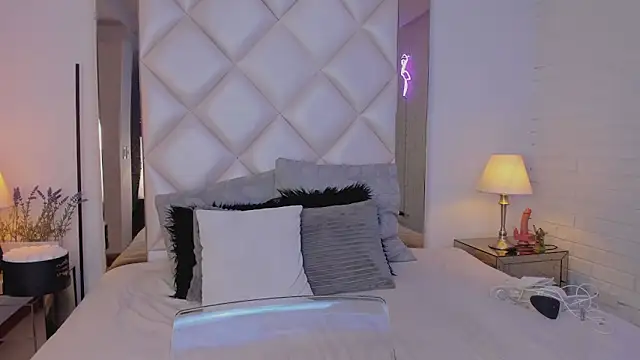 KimRoussee online show from February 2025 03:02:02 AM