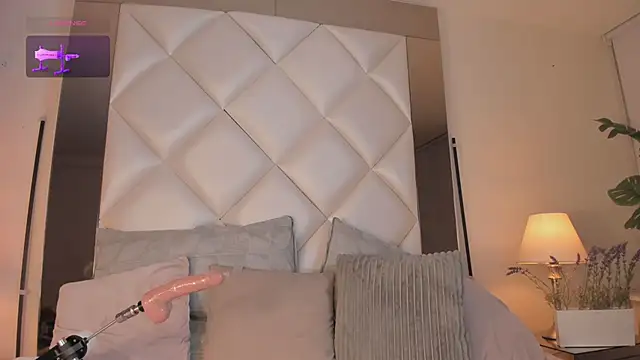 KimRoussee online show from September 2025 04:25:02 AM