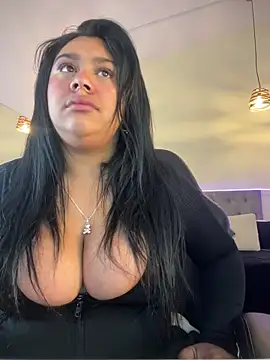 Snapshot of _Dulcinea_1 chatting on May 2026 03:45:02 AM Dulcinea 1 online show from May 2026 03:45:02 AM