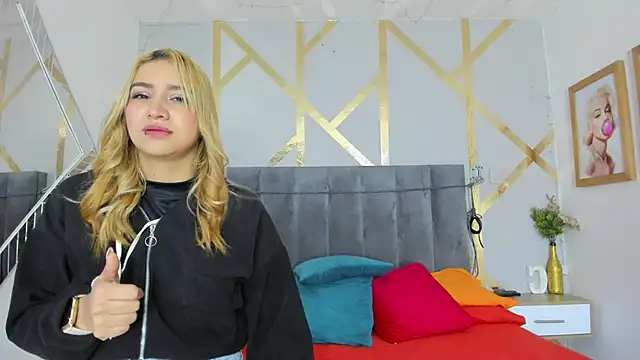 Snapshot of Caroliine_Torres chatting on January 2026 11:48:02 AM Caroliine Torres online show from January 2026 11:48:02 AM