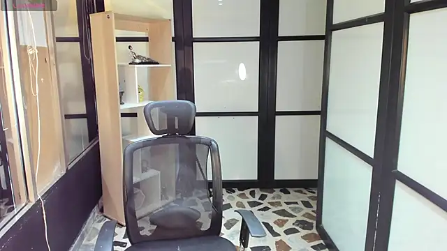 Snapshot of EmySilver chatting on February 2025 03:47:02 PM EmySilver online show from February 2025 03:47:02 PM