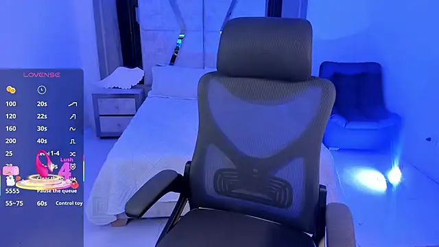 Snapshot of EmySilver chatting on February 2025 03:06:01 PM EmySilver online show from February 2025 03:06:01 PM