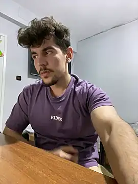 AKAdogukann online show from March 2025 03:47:02 PM