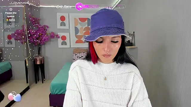 Dafne huges online show from December 2024 12:23:02 PM