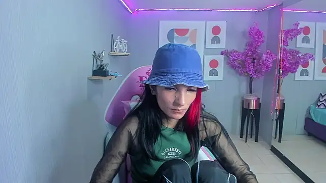 Dafne huges online show from January 2025 10:46:02 PM