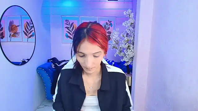 Dafne huges online show from September 2025 07:52:01 PM