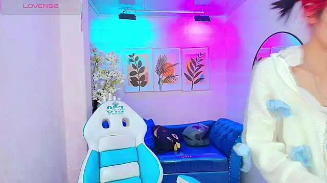 Dafne huges online show from November 2025 07:13:02 PM