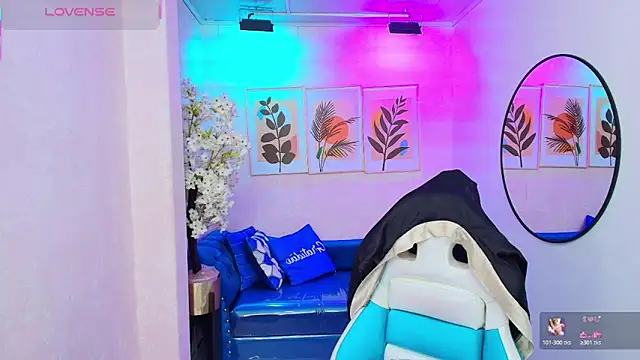 Dafne huges online show from November 2025 07:35:01 PM