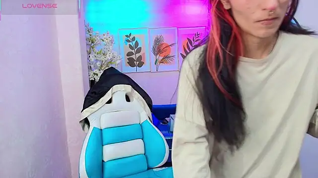 Dafne huges online show from November 2025 07:21:01 PM