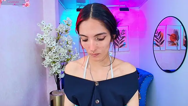 Dafne huges online show from November 2025 07:35:02 PM