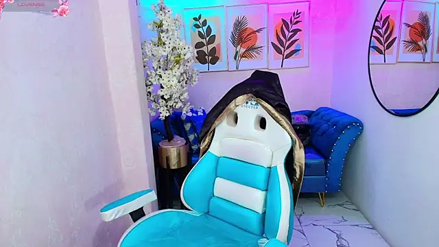 Dafne huges online show from November 2025 07:27:01 PM