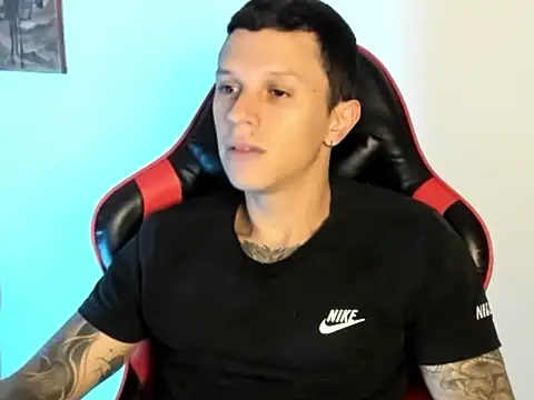 Snapshot of goodboy69l chatting on February 2026 12:07:01 AM goodboy69l online show from February 2026 12:07:01 AM